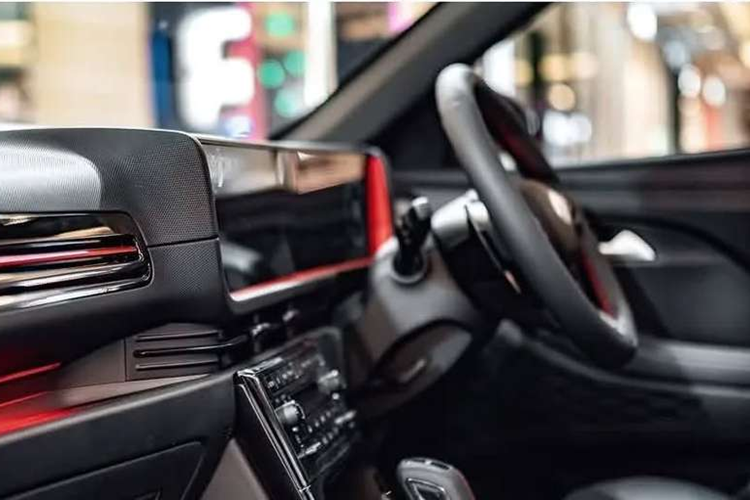 Hyundai Creta 2025 có 2 bản N-Line, trong đó bản Standard sử dụng động cơ Smartstream G1.5 MPI 1.5L, công suất 115 PS và mô-men xoắn 143,8 Nm.