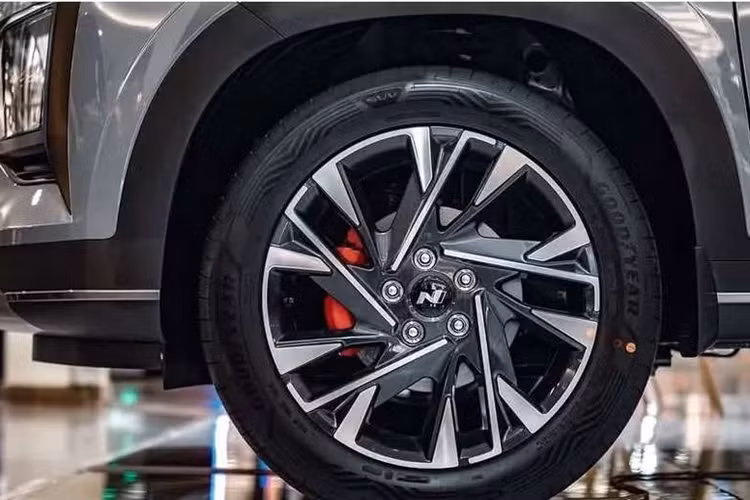 Còn lại, phiên bản N Line Turbo được trang bị động cơ Smartstream G1.5 GDI 1.5L tăng áp, cho công suất 160 PS và mô-men xoắn 253 Nm.