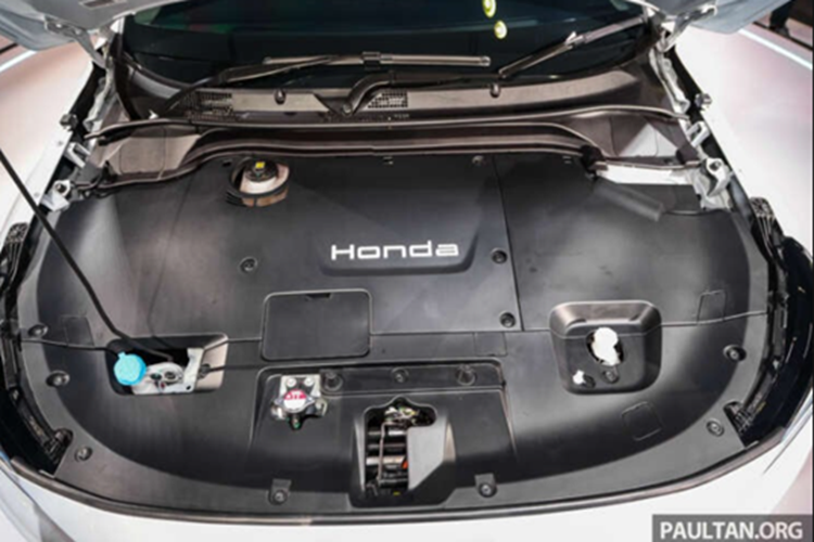 Xe được trang bị một mô-tơ điện đặt phía trước, sản sinh công suất 204 mã lực và mô-men xoắn 310 Nm. Nhờ đó, e:N1 có thể tăng tốc từ 0–100 km/h trong 7,7 giây, đạt vận tốc tối đa 160 km/h.