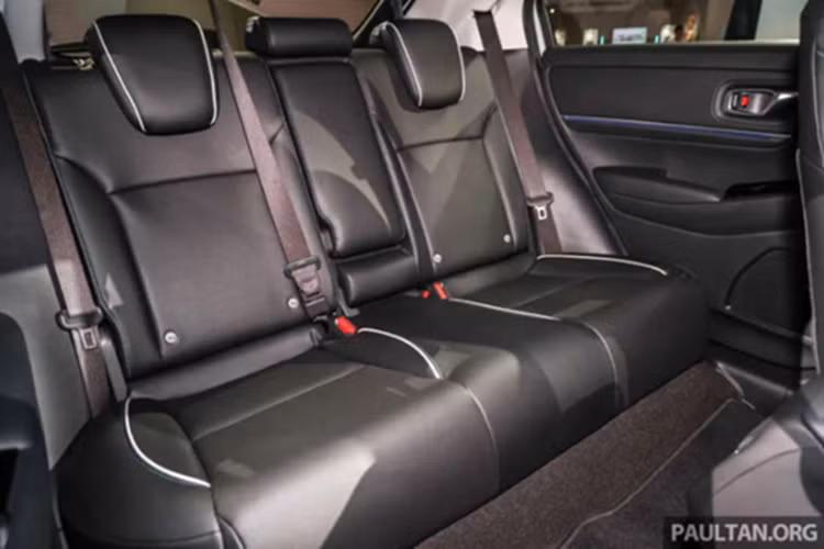 Tại thị trường Malaysia, Honda e:N1 được trang bị gói an toàn Honda Sensing với các công nghệ hỗ trợ lái xe hiện đại như: hệ thống giám sát điểm mù (BSI) trên gương chiếu hậu