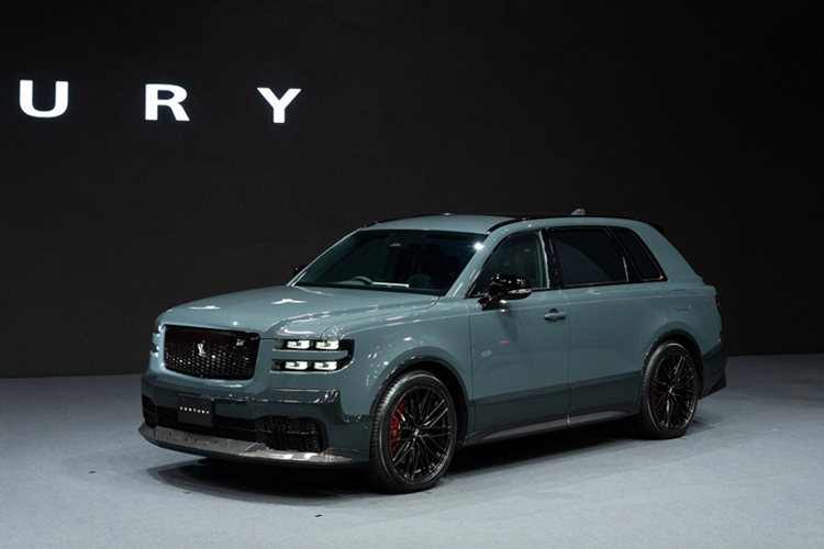 Thế hệ mới của Century tiếp tục kế thừa phong cách truyền thống của người tiền nhiệm nhưng được nâng cấp nhiều công nghệ hiện đại cùng hàng loạt tính năng an toàn cao cấp.