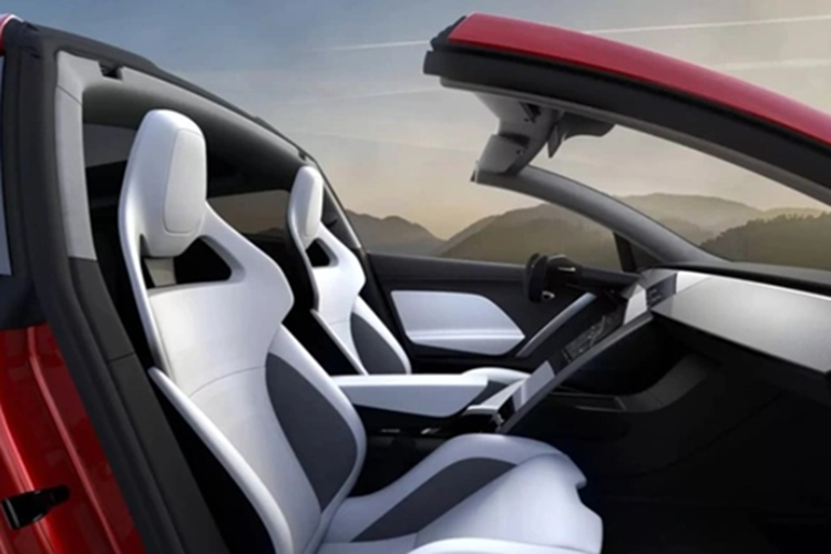 Tuy nhiên, sau 8 năm, những con số này đã không còn quá vượt trội so với các mẫu xe điện thể thao hiện nay. Ban đầu, CEO Elon Musk tuyên bố, Tesla Roadster sẽ đi vào sản xuất năm 2020.