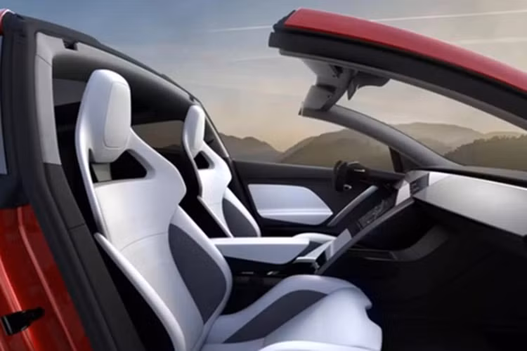 Tuy nhiên, sau 8 năm, những con số này đã không còn quá vượt trội so với các mẫu xe điện thể thao hiện nay. Ban đầu, CEO Elon Musk tuyên bố, Tesla Roadster sẽ đi vào sản xuất năm 2020.