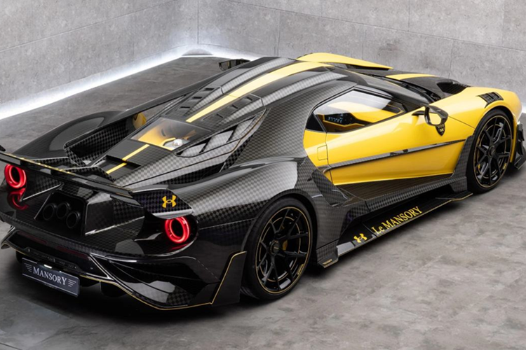 Bên cạnh vẻ ngoài ấn tượng về mặt thị giác của Ford GT Le MANSORY, khối động cơ EcoBoost V6 tăng áp kép 3.5L nguyên bản đã được tinh chỉnh, công suất mới đạt 710 mã lực (nguyên bản 656 mã lực) và mô-men xoắn 840 Nm; tốc độ tối đa đạt 354 km/h.