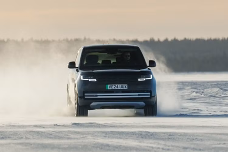 Công nghệ ThermAssist cũng đang được phá triển trên Range Rover Electric sắp ra mắt. Theo đó, hệ thống quản lý nhiệt trên xe được phát triển để giảm mức tiêu thụ năng lượng tới 40%. Và hệ thống này nhằm mục đích thu hồi nhiệt để làm ấm hệ thống truyền động điện cũng như cabin ở nhiệt độ môi trường xung quanh giảm xuống mức 10 độ C.