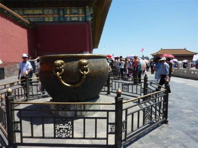 Vi sao cac lu nuoc trong Tu Cam Thanh khong dong bang suot 600 mua dong?-Hinh-6