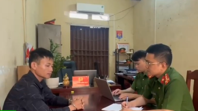 Bo me vo xo xat, can khong duoc, con re danh bo vo nhap vien