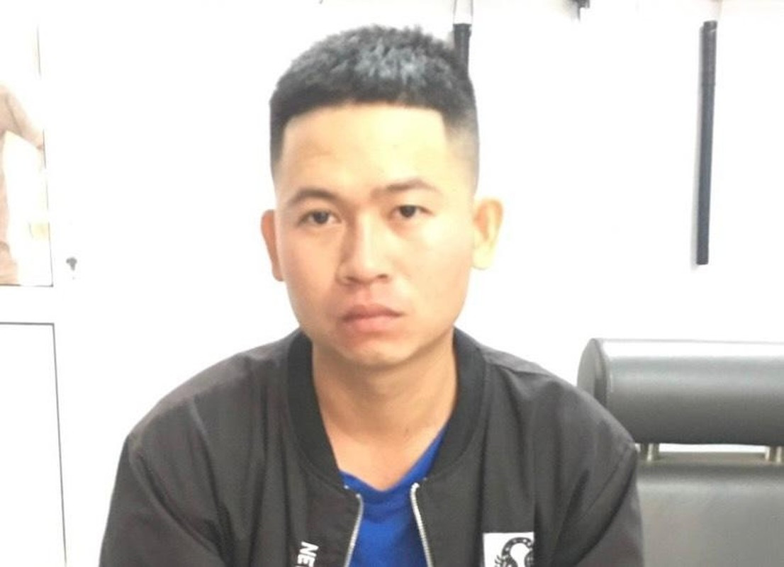  Cuồng ghen, nam thanh niên tìm đến tận nhà rồi đâm chết ‘tình địch’: Trưa 10/4/2021, Nguyễn Văn Nam (26 tuổi) đi xe máy đến khu nhà trọ trên đường Đoàn Trần Nghiệp (phường Vĩnh Phước, TP Nha Trang, Khánh Hoà). Tại đây, Nam cãi vã, xô xát với Nguyễn Hoàng Linh (28 tuổi) rồi bất ngờ rút dao đâm vào ngực anh này khiến nạn nhân tử vong tại chỗ. Đến chiều cùng ngày, Nam đến công an đầu thú, khai nguyên nhân gây án là do nghi ngờ anh Linh có quan hệ tình cảm với cô gái (27 tuổi) - là người yêu của Nam đang ở trọ kế bên phòng của anh Linh. 