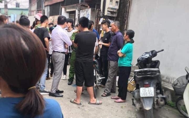 Theo hồ sơ vụ án, khoảng 12h ngày 9/5, nhà trai ở xã Phụng Thượng đến đón dâu ở xã Hiệp Thuận (huyện Phúc Thọ). Lúc này, N.N.L. (SN 2007, ở xã Tam Hiệp, huyện Phúc Thọ) là người quen bên nhà cô dâu va chạm với nhóm thanh niên nhà chú rể. (Nơi xảy ra sự việc)