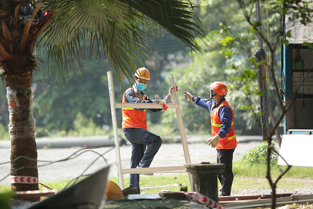Trước đó, Chủ tịch UBND TP. Hà Nội Trần Sỹ Thanh yêu cầu quận Hai Bà Trưng trực tiếp, kiên quyết xử lý các công trình vi phạm bên trong Công viên Tuổi trẻ Thủ đô để tạo điều kiện cho người dân sinh hoạt. Đồng thời, yêu cầu các đơn vị chức năng quyết tâm đến tháng 9/2023 sẽ xử lý dứt điểm tồn tại trong công viên này. 