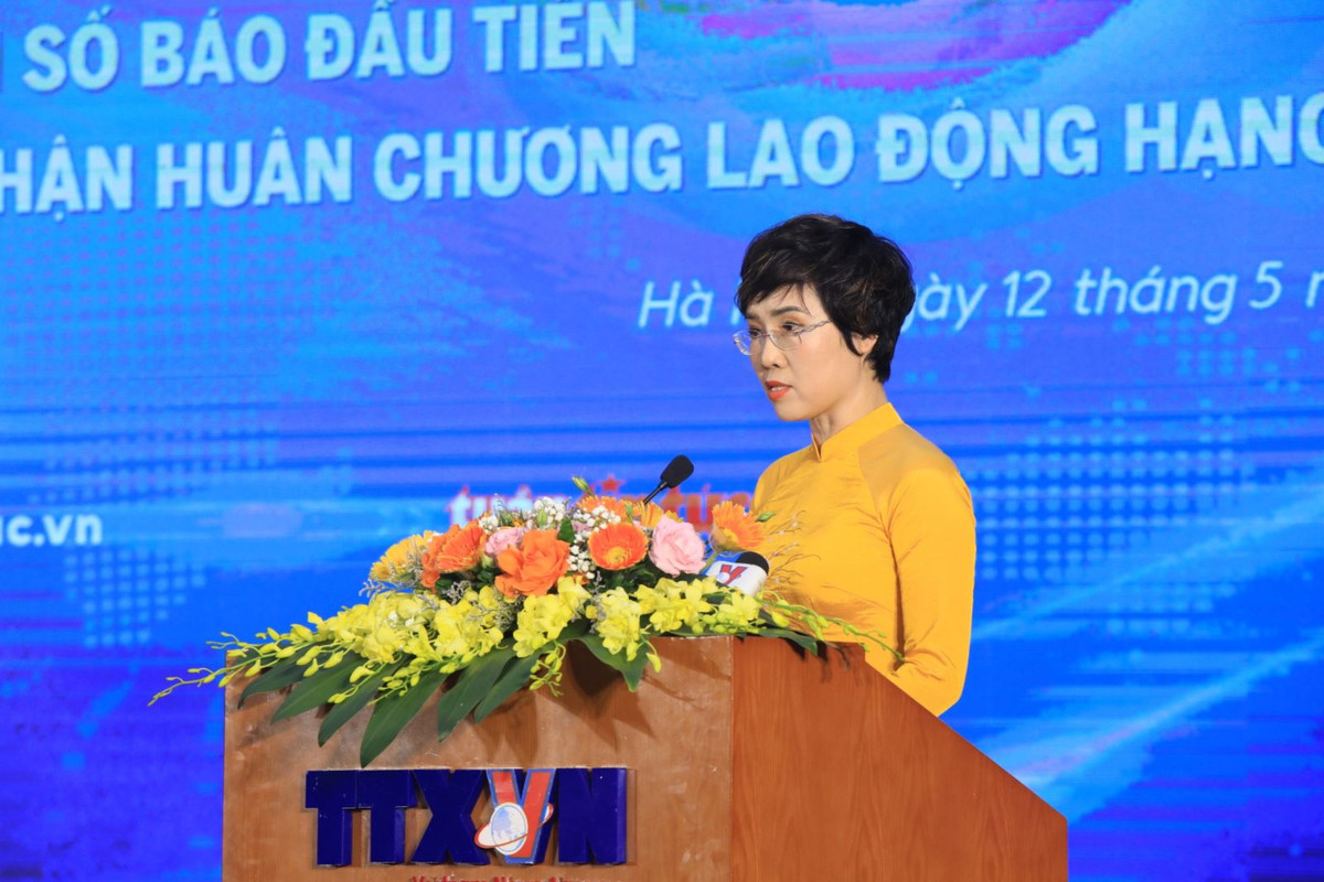 Bao Tin tuc ky niem 40 nam ngay ra so bao dau tien va don nhan Huan chuong Lao dong hang Nhat-Hinh-3