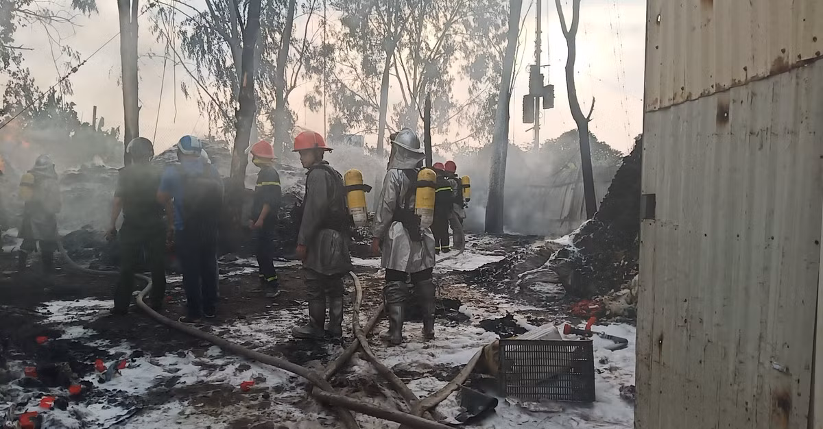 Được biết, vụ cháy không có thiệt hại gì về người.