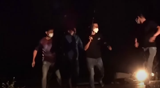 Trong lúc cự cãi qua lại, Nguyễn Xuân Thiện đã dùng súng hơi lên đạn sẵn, bắn liên tiếp về phía đối thủ, khiến A Rồng gục và tử vong tại chỗ. Sau khi gây án Thiện và nhóm bạn đi chung lập tức rời khỏi hiện trường, chia nhau trốn khỏi nơi lưu trú cho đến khi bị bắt.