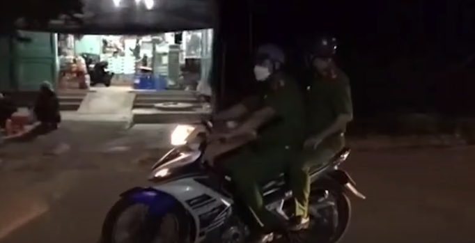 Từ những thông tin rất nhỏ giọt của nhân chứng quan trọng, ngoài A Bông thì không ai khác có mặt tại hiện trường gây khó khăn rất lớn đối với quá trình điều tra. Đứng trước thách thức cực kỳ lớn, cơ quan điều tra đã triển khai toàn bộ lực lượng trinh sát rà soát diện rộng trên địa bàn để sàng lọc những kẻ tình nghi.