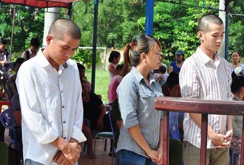 Ngày 6/8/2014, TAND TX Dĩ An, tỉnh Bình Dương tuyên phạt Sang 9 năm tù, Thành 8 năm 6 tháng tù về tội cướp đoạt tài sản. Riêng Thảo bị tuyên phạt 2 năm tù về tội tiêu thụ tài sản do người khác phạm tội mà có.