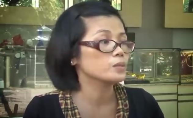 Quá hoảng sợ, mẹ chồng chị Nguyệt vội dắt cháu nội chạy vào trong nhà; chị Nguyệt và bảo vệ Sang thì điếng người không dám kêu la. Hai kẻ cướp nhanh chóng gom vàng rồi lên xe bỏ chạy về hướng cầu vượt Linh Xuân ra quốc lộ 1A. Toàn bộ vụ cướp được camera ghi nhận chỉ diễn ra trong vòng 15 giây. Theo chủ tiệm vàng Kim Nguyệt, số nữ trang bị cướp khoảng 20 lượng vàng (trị giá trên 400 triệu đồng).