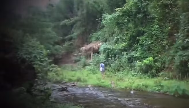 Tuy nhiên vào cuộc điều tra, lực lượng chức năng gặp rất nhiều khó khăn bởi nơi xảy ra án mạng là rừng sâu, không có người chứng kiến. Cũng như bao hộ khác trong bản, gia đình nạn nhân Lo Văn Thọ thường vào rừng dựng lán làm nương rẫy, có khi cả năm không về bản nên rất khó xác định mối quan hệ.