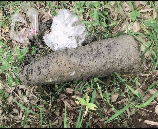  Phát hiện đầu đạn pháo 'khủng' sót lại sau chiến tranh: Chiều 10/5, Bộ Chỉ huy quân sự tỉnh Thừa Thiên Huế cho biết, người dân thôn Đông Xuyên, xã Quảng An (Quảng Điền) vừa phát hiện một quả đầu đạn pháo tại khu vực gần đình làng nên thông báo cho cơ quan chức năng. Quả đầu đạn pháo 155mm, có đường kính 11cm hiện đã được đưa về khu căn cứ ở xã Quảng Vinh an toàn và chờ xử lý, hủy nổ. 