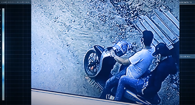 Sàng lọc số đối tượng này, trinh sát phát hiện Đỗ Huy Hoàng (SN 1992, ngụ ấp 7, xã Đông Thạnh, huyện Hóc Môn, TP HCM; có 3 tiền án về tội cố ý gây thương tích, tàng trữ trái phép vũ khí quân dụng và tàng trữ trái phép chất ma túy). Tên này gần đây sống lang thang, có đặc điểm giống mô tả của bị hại cũng như hình ảnh thu thập được từ hệ thống camera. Điều đáng lưu ý là đối tượng này trước khi gây án thường xuyên tụ tập tại nhà Trân, nhưng kể từ khi vụ cướp xảy ra tên này không xuất hiện nữa.