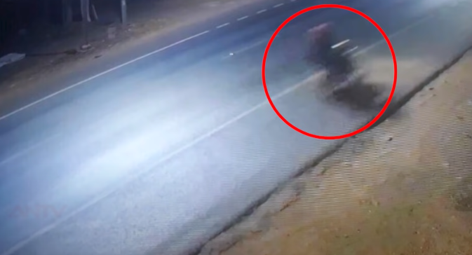 Tiến hành rà soát hàng loạt camera của nhà dân ở huyện Xuân Lộc và TP Long Khánh, trinh sát phát hiện vào thời điểm sau khi xảy ra vụ cướp có hình bóng mờ nhạt từ camera ghi lại được 2 đối tượng đi chung một mô tô di chuyển với tốc độ cao về hướng xã Suối Cát, huyện Xuân Lộc, nhưng không xác định được biển số xe, đối tượng ngồi sau đội nón bảo hiểm màu hồng.