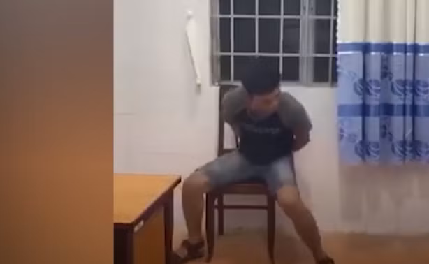 Khi bị bắt giữ, Minh Hoàng không hé răng khai bất cứ điều gì. Nhiều người thân trong gia đình Hoàng còn kéo nhau đến trụ sở gây áp lực yêu cầu lực lượng phá án phải thả đối tượng. Qua đấu tranh với Trân, Bi, Bé, lực lượng phá án biết được thông tin Huy Hoàng đang trốn về nhà bạn gái là tiếp viên một quán karaoke. Nhưng đây là đối tượng rất manh động, liều lĩnh, luôn thủ súng bên người nên kế hoạch bắt giữ cũng phải được tính toán, cân nhắc.