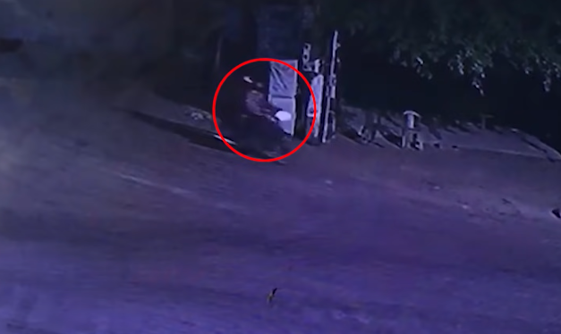 Một số camera của nhà dân hai bên đường tại khu vực này đã ghi lại được tín hiệu đáng mừng. Phát hiện thời gian di chuyển của đối tượng, lực lượng phá án xác định lúc 2h45 trước khi gây án, các đối tượng đã đảo quanh khu vực chợ Bảo Hòa.