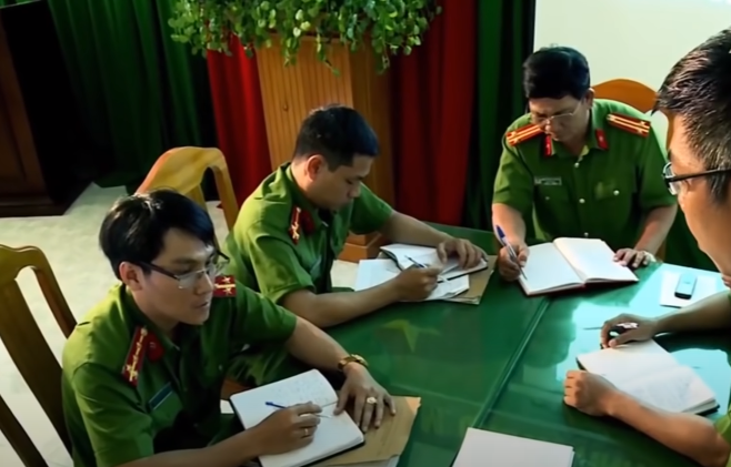 Theo đó, ban chuyên án cũng hết sức cẩn trọng đưa ra các phương án điều tra bởi lẽ có một thông tin ít ỏi và trong khi đó trong địa bàn toàn tỉnh Bình Thuận thì đây lại là một phương tiện được người dân ưa chuộng sử dụng, diện theo dõi là hết sức lớn. Từ những thông tin ban đầu của vụ án, các thành viên trong ban chuyên án phải làm việc cao độ xem xét từng chi tiết dù là nhỏ nhất để khoanh vùng đối tượng.