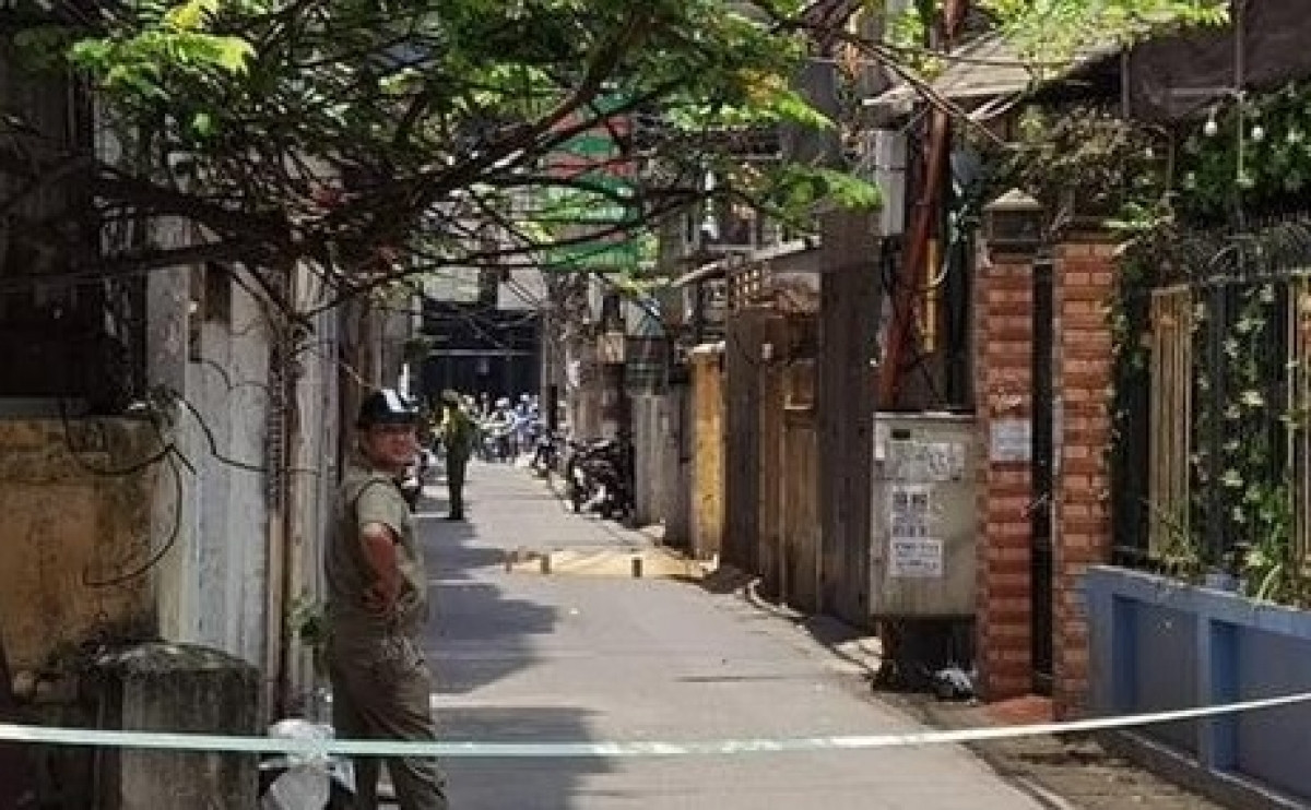  Người đàn ông rơi từ tầng 6 xuống đất tử vong: Trưa 18/5, tại ngõ 71 Nguyễn Thị Định (phường Trung Hòa, quận Cầu Giấy, Hà Nội) đã xảy ra vụ việc một nam giới rơi từ tầng 6, tòa nhà cao tầng xuống đất tử vong. Được biết, nạn nhân tử vong là khách thuê trọ. Hiện, vụ việc đang được cơ quan chức năng điều tra, làm rõ. 