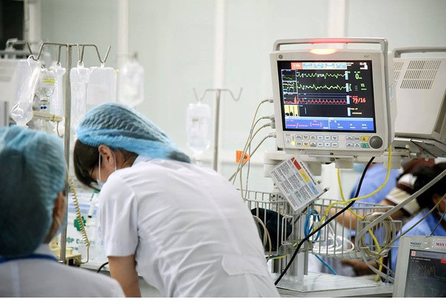 Bac si tu vong khi dang truc, canh bao can benh chet nguoi qua bat ngo