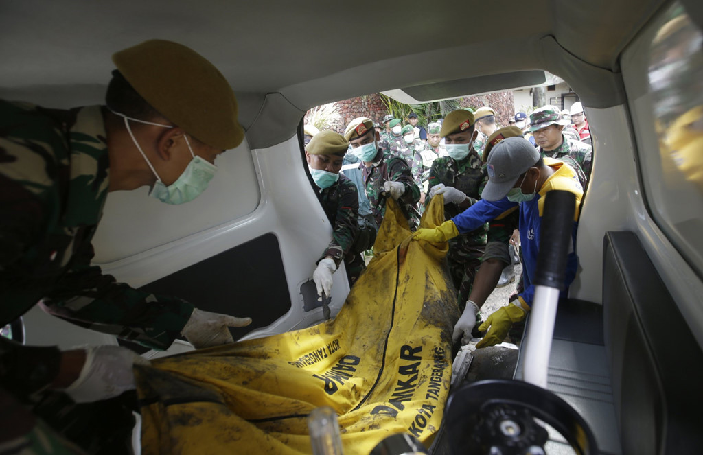 Indonesia so nui lua Anak Krakatoa do sup, gay them song than-Hinh-2