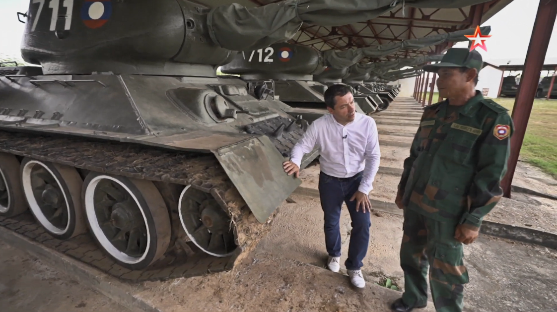 Từ những hình ảnh của Zvezda, có thể thấy T-34/85 vẫn là một trong những dòng xe tăng chiến đấu chủ lực của Quân đội Nhân dân Lào song song với những chiếc T-54/55, chứ không phải đơn thuần chỉ dành cho hoạt động huấn luyện. Dù vậy hiện vẫn chưa rõ số T-34/85 vẫn còn khả năng chiến đấu của Lào hiện tại là bao nhiêu chiếc. Nguồn ảnh: Zvezda.
