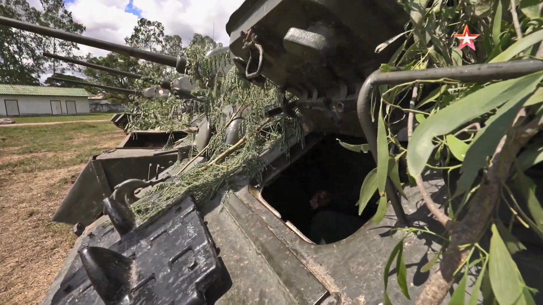 Quay lại với T-34/85, đây là biến thể thành công nhất trong dòng xe tăng T-34 được Liên Xô phát triển và chế tạo từ 1940 đến 1960, bản thân T-34 được biết đến nhiều nhất thông qua Thế chiến thứ 2 hay cuộc Chiến tranh Vệ quốc vĩ đại của nước Nga. Nguồn ảnh: Zvezda.