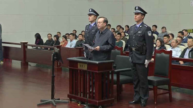 Tôn Chính Tài, cựu bí thư thành uỷ Trùng Khánh, là một trong số những quan chức cấp cao đã "ngã ngựa" trong chiến dịch chống tham nhũng do Chủ tịch Tập Cận Bình khởi xướng. Ảnh: CCTV.