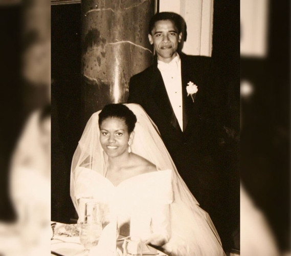 Cựu Tổng thống Barack Obama và phu nhân Michelle nên vợ nên chồng vào ngày 3/10/1992. Hôn lễ của hai người được cử hành tại nhà thờ Trinity United, thành phố Chicago, Mỹ. Đám cưới của họ diễn ra theo phong cách cổ điển.