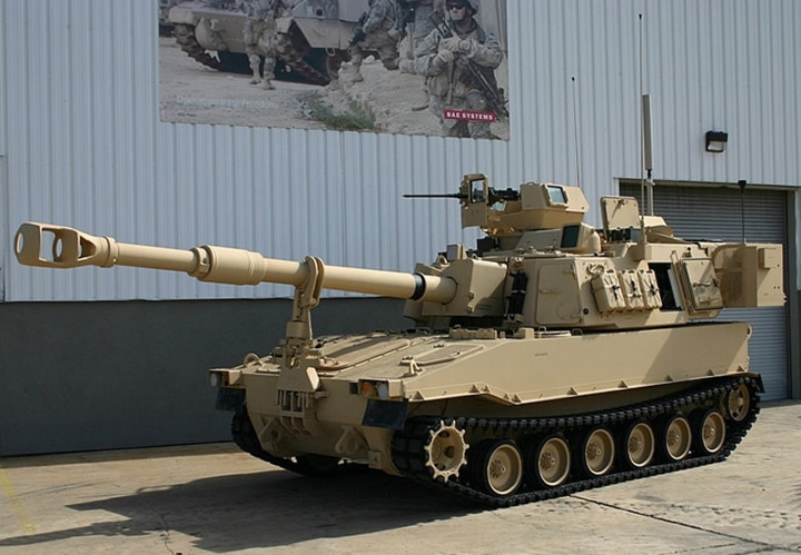 M109A7 được trang bị hệ thống điều khiển hỏa lực tiên tiến lấy từ chương trình XM1203 NLOS-C cho phép nâng cao hiệu suất tác chiến. Paladin sử dụng pháo chính M258 155 mm, pháo mới có tầm bắn tối đa 24 km với đạn thông thường, 30 km với đạn tăng tầm. Ảnh: Military-Today.