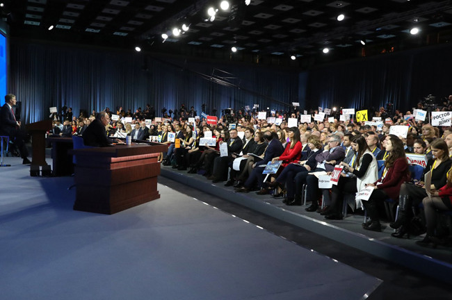 Năm 2018 có 1.700 nhà báo từ châu Á, châu Âu, Mỹ và Trung Đông dự cuôc họp báo thường niên của Tổng thống Putin. Ảnh: Sputnik