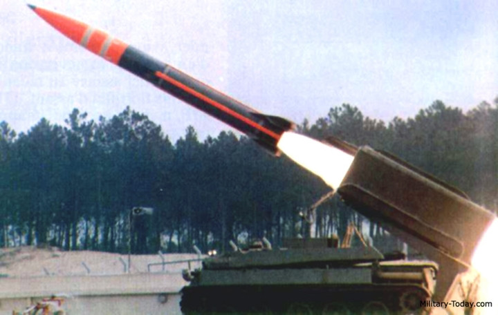 Tên lửa của hệ thống có trọng lượng 2.423 kg; tầm bắn 120km. Ảnh: Military-Today.