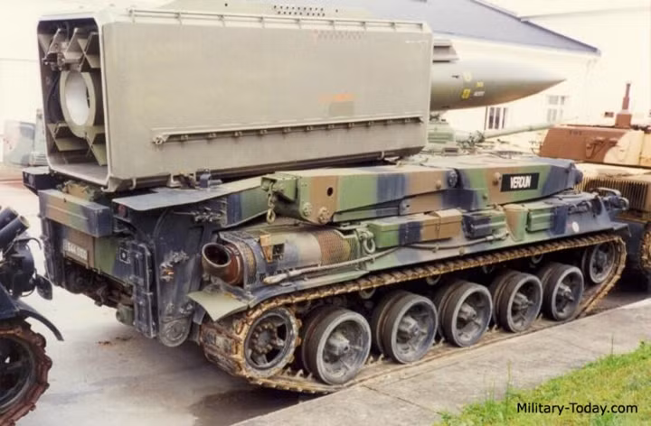 Hệ thống tên lửa Pluton sử dụng động cơ HS-110 công suất 720 mã lực. Ảnh: Military-Today.