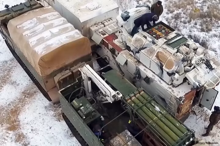 Tor-M2DT có thể hoạt động trong điều kiện khắc nghiệt của Bắc Cực ở nhiệt độ xuống tới -50 độ C. Ảnh: Military-Today.