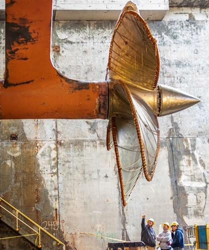 Cận cảnh một bộ cánh quạt của tàu Nimitz.