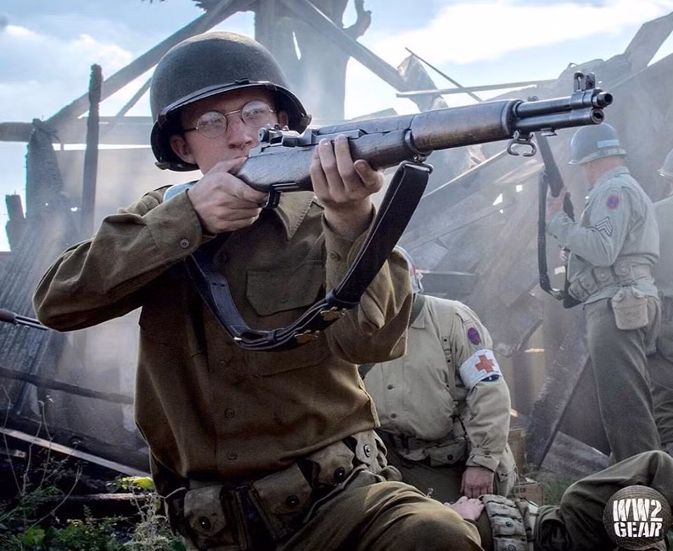 Theo một số thống kê trong thời kỳ đầu Chiến tranh Việt Nam, Quân đội Mỹ đã viện trợ khoảng 230.000 khẩu súng trường M1 Grand cho quân đội ngụy Sài Gòn, trong khi nguồn gốc của khẩu súng này trong Quân đội Nhân dân Việt Nam xuất phát từ thời kháng Nhật, chống Pháp. Nguồn ảnh: WW2.