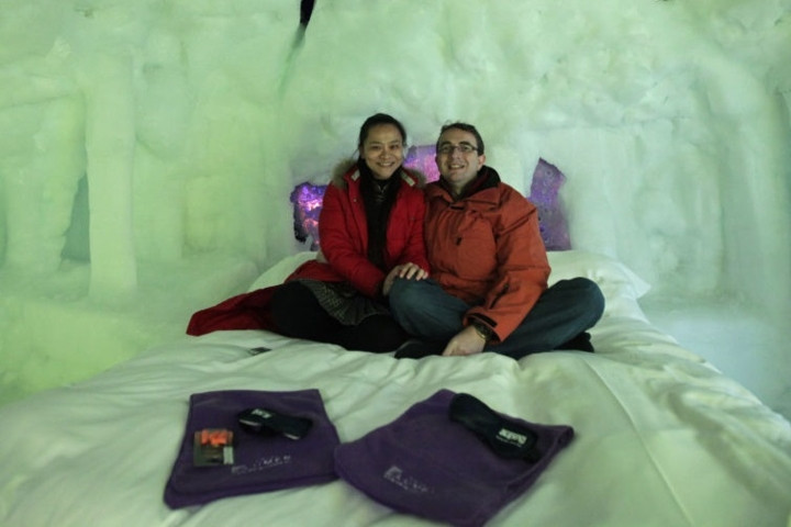 Một khách sạn nhỏ được xây ở Zwolle, Hà Lan, vào năm 2011. Vùng Zwolle nổi tiếng với lễ hội băng đăng.