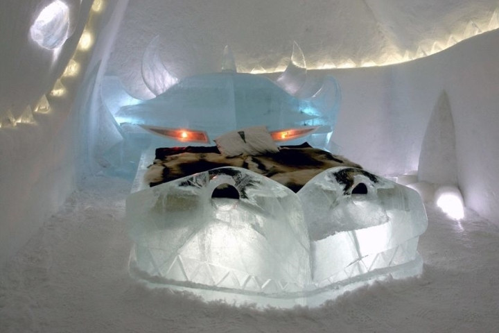 Phòng ngủ “thượng hạng” với phong cách lạ lẫm bên trong khách sạn băng nói trên.