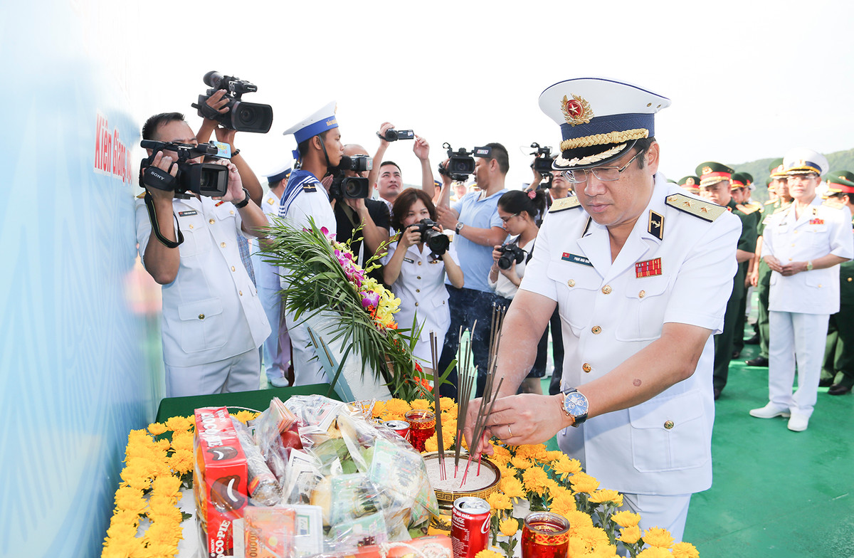 Quan chung Hai quan ky niem 40 nam Chien dich do bo Ta Lon-Hinh-4