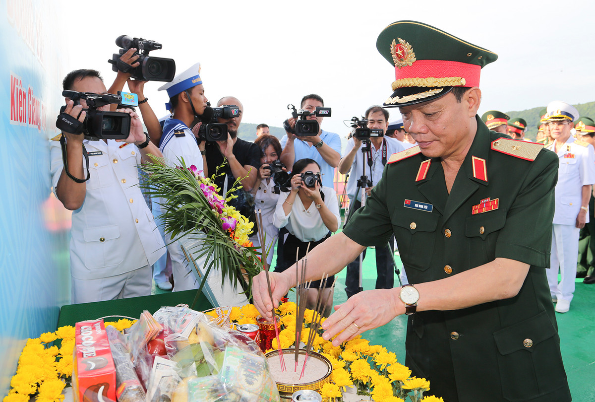 Quan chung Hai quan ky niem 40 nam Chien dich do bo Ta Lon-Hinh-3