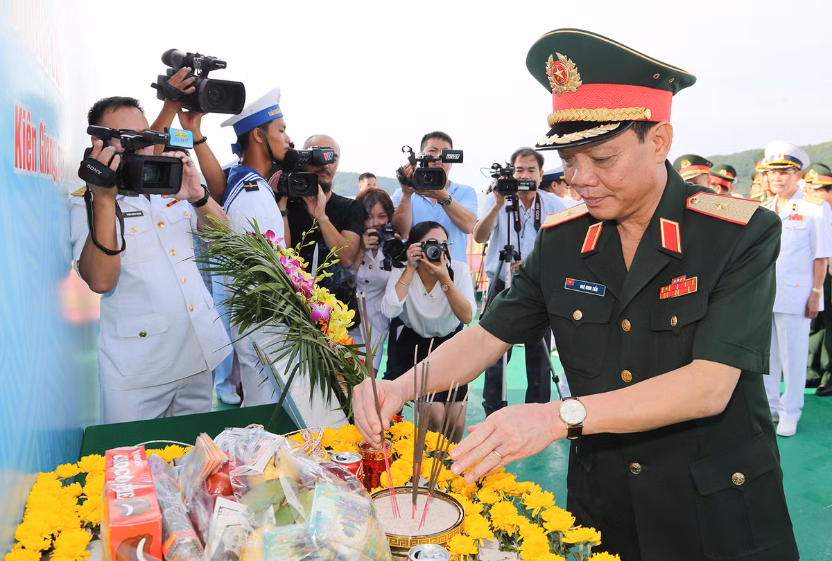 Quan chung Hai quan ky niem 40 nam Chien dich do bo Ta Lon-Hinh-3