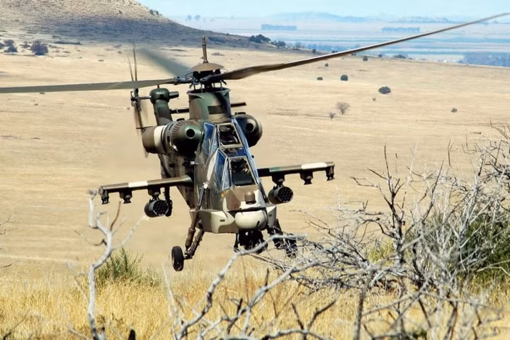 Máy bay có khả năng mang tới 16 trái tên lửa chống tăng ZT-6 Mokopa với tầm bắn lên tới 10km. Có 4 bệ phóng cho loại tên lửa này.