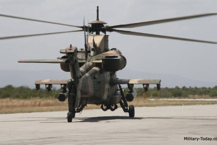 Rotor chính của máy bay có đường kính 15,58m.