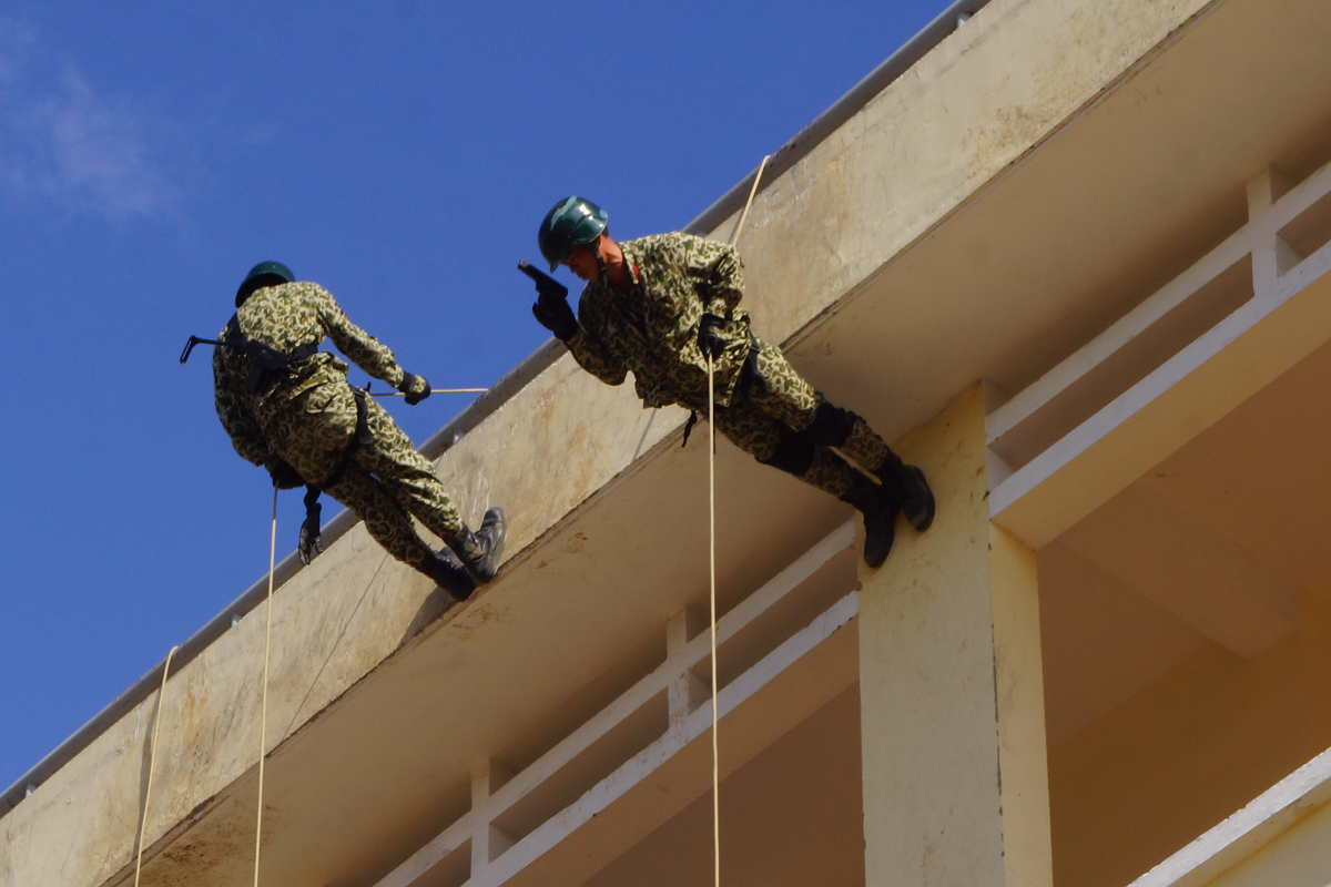 Nhìn chung thì Jericho 941 là một mẫu súng ngắn hiện đại, tin cậy, có độ chính xác cao và thiết kế đẹp mắt, nó được sử dụng rộng rãi tại Israel trong lực lượng an ninh tư nhân và cảnh sát. Bên cạnh đó, nhiều quốc gia trên thế giới, đặc biệt là Mỹ đã nhập khẩu súng ngắn Jericho 941 với số lượng rất lớn. Nguồn ảnh: Báo Bình Dương.