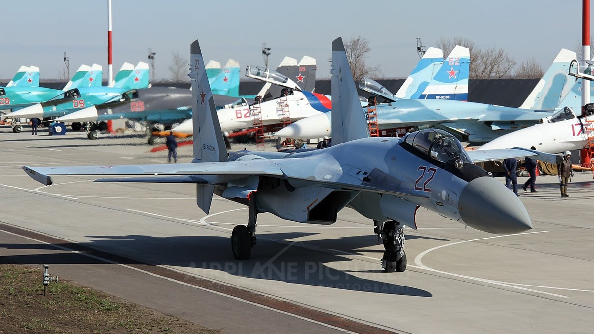 Hồi đầu năm, tiêm kích ưu thế trên không Sukhoi Su-35 Flanker-E của Nga bắt đầu hoạt động trong lực lượng Không quân Quân Giải phóng Nhân dân Trung Quốc (PLAAF), đây cũng là lực lượng quân đội lớn thứ hai sau Lực lượng hàng không vũ trụ Nga sử dụng dòng máy bay mới này.